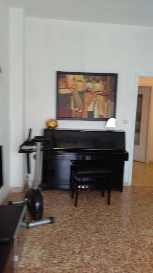 Appartement Oasi di tranquillità à Asti Extérieur photo
