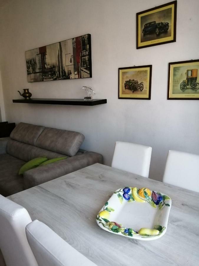 Appartement Oasi di tranquillità à Asti Extérieur photo